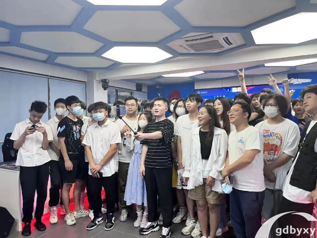 广州白云工商技师学院播音与主持专业介绍插图17