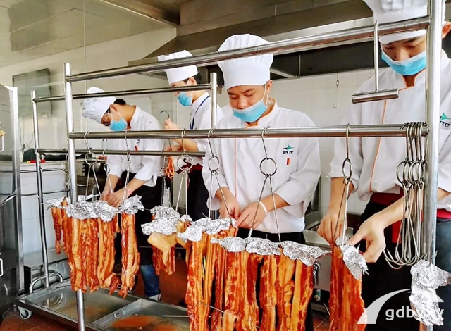 烹饪（名菜制作与营养保健方向）
