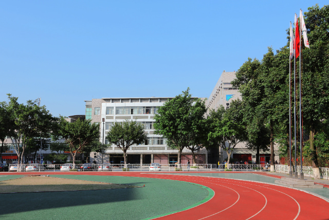 广州白云工商技师学院适合低学历女生不加班的专业插图