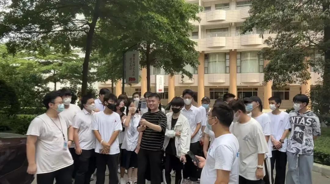 “颜值在线 口才出众”——这个专业不能错过！插图19