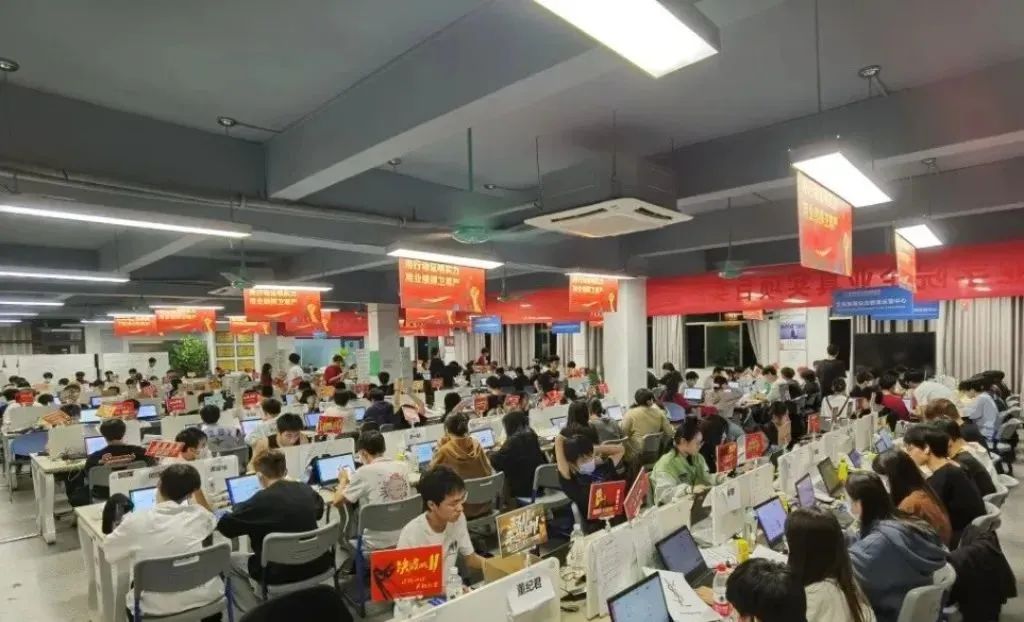 欢迎乘坐白云号2022次列车！带你回顾白云工商技师学院一起走过的2022！！插图9