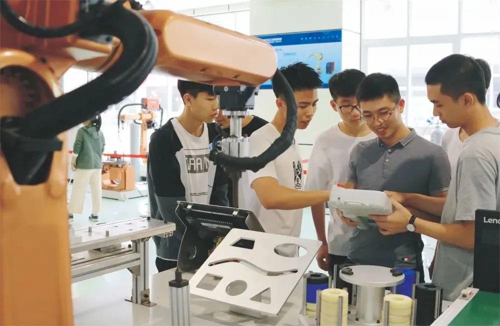 报名启动！广州市白云工商技师学院2023年春季招生简章公布！插图15