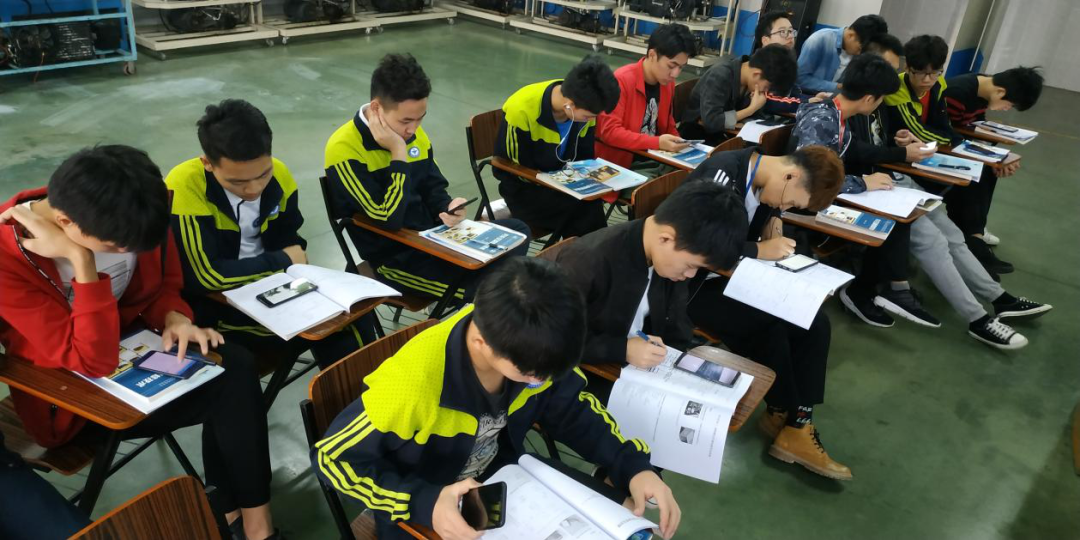 新势力崛起 ！新能源汽车行业正当时，欢迎报读白云工商新能源汽修专业插图5
