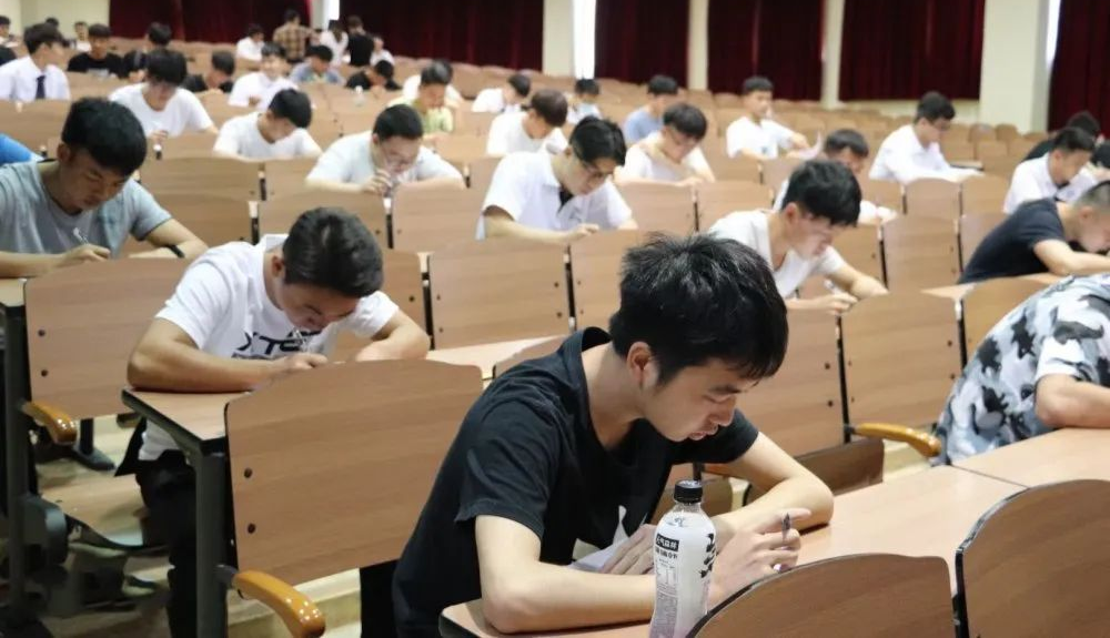 新势力崛起 ！新能源汽车行业正当时，欢迎报读白云工商新能源汽修专业插图23
